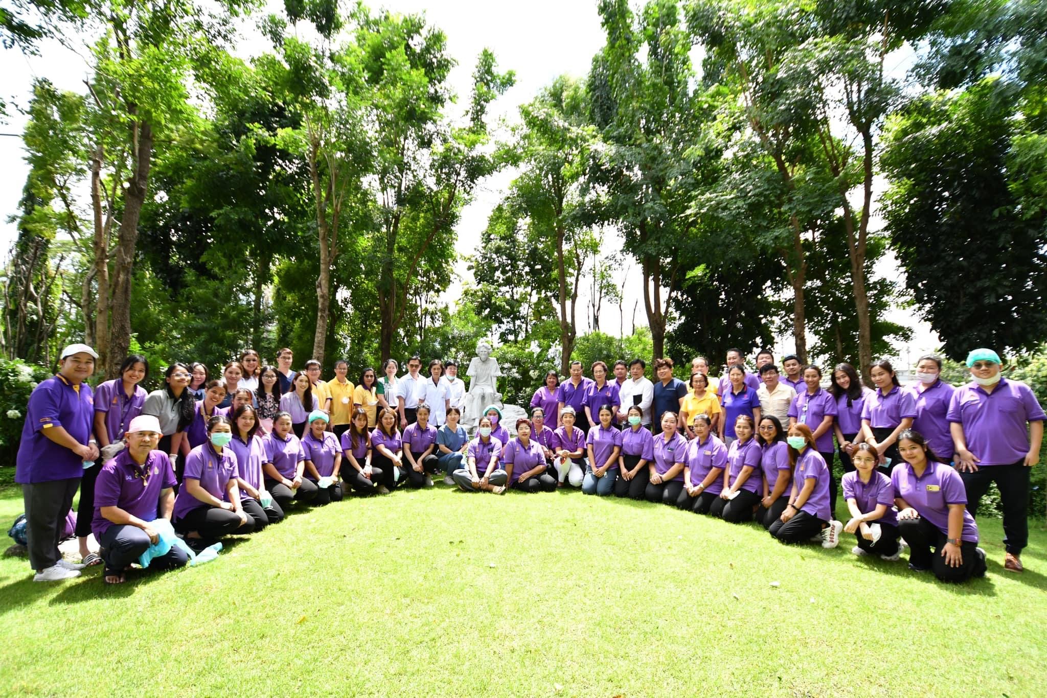 หน่วยทันตกรรมพระราชทาน ในพระบาทสมเด็จพระเจ้าอยู่หัว ร่วมกับภาคีเครือข่าย ออกให้บริการทางทันตกรรมโดยไม่คิดมูลค่า เพื่อถวายเป็นพระราชกุศล แด่พระบาทสมเด็จพระบรมชนกาธิเบศร มหาภูมิพลอดุลยเดชมหาราช บรมนาถบพิตร และสมเด็จพระศรีนครินทราบรมราชชนนี (สมเด็จย่า)